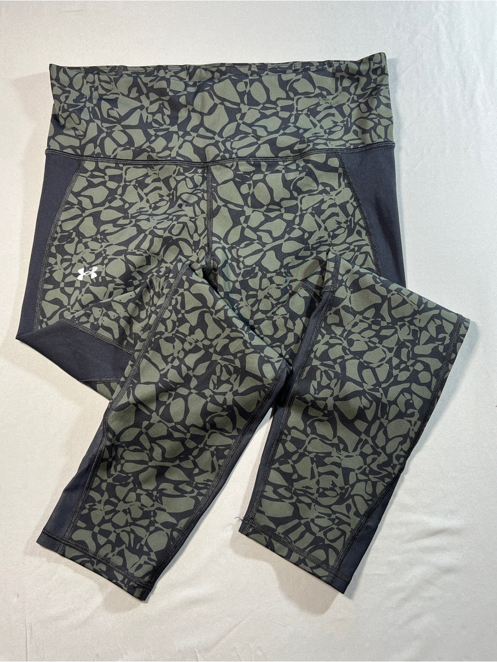 Under Armour Olive Green & Black Print High-Waist Leggings-Size L, activewear